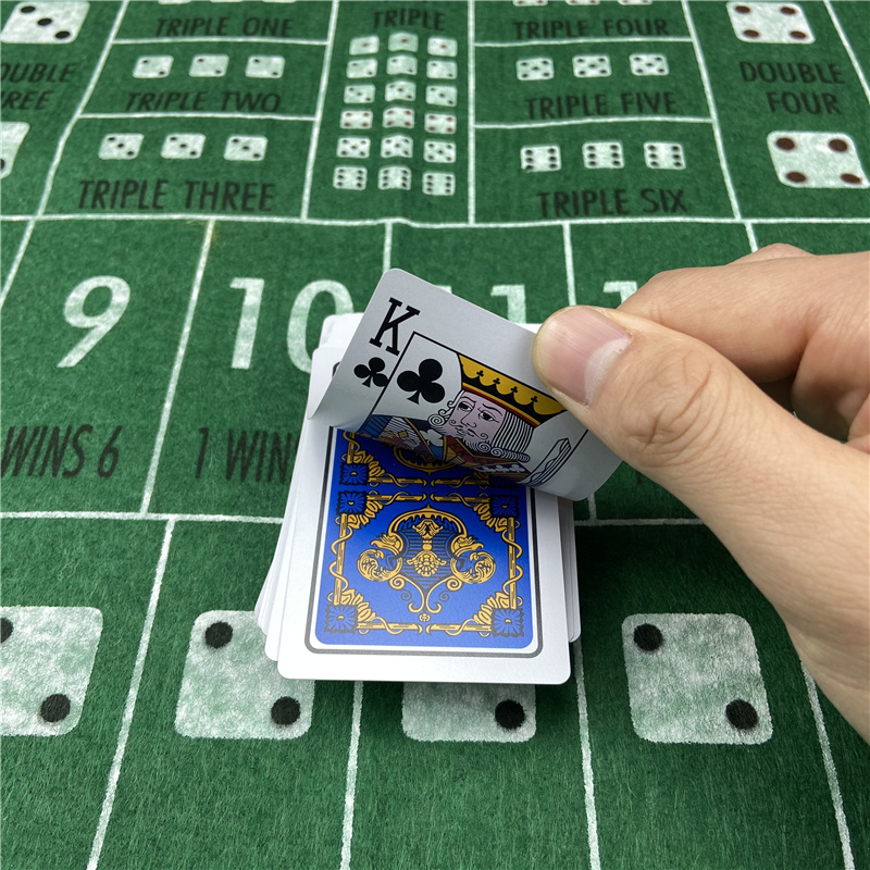 Nuove Carte da Gioco in Plasti - Board Game Yearbook recensione e prezzo