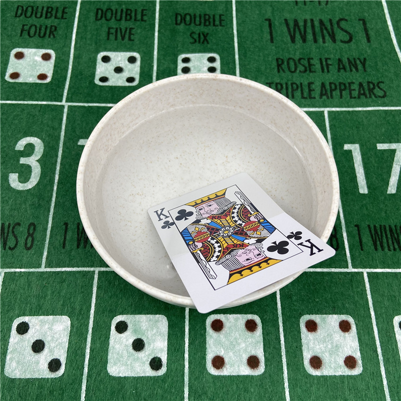 Nuove Carte da Gioco in Plasti - Board Game Yearbook recensione e prezzo