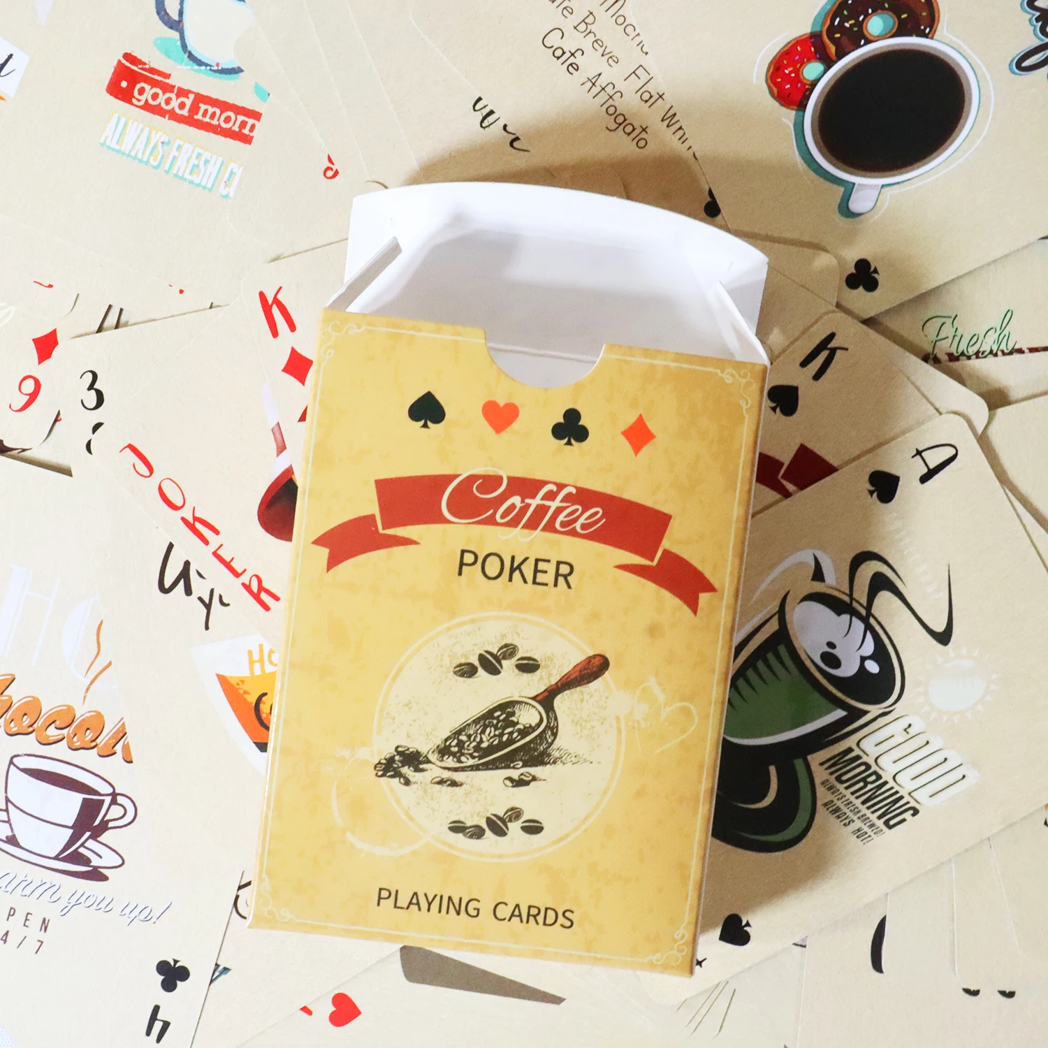 Carte da gioco in carta da caf - Board Game Yearbook recensione e prezzo